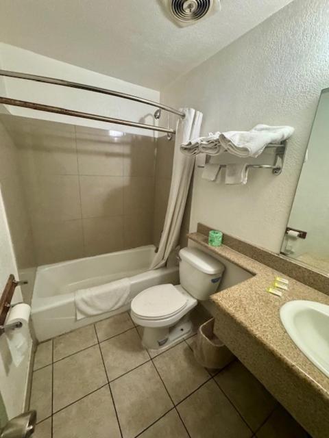 Golden Star Inn サン・バーナディーノ 部屋 写真