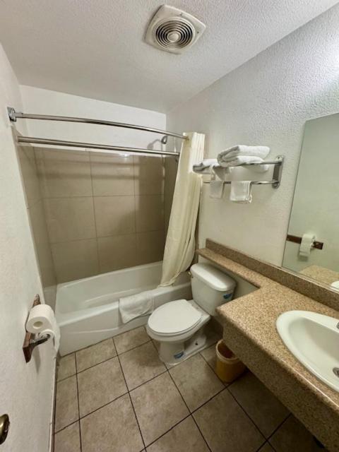 Golden Star Inn サン・バーナディーノ 部屋 写真