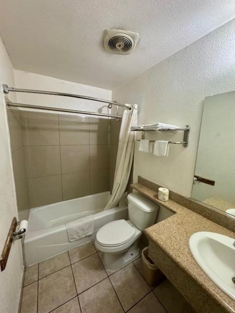 Golden Star Inn サン・バーナディーノ 部屋 写真